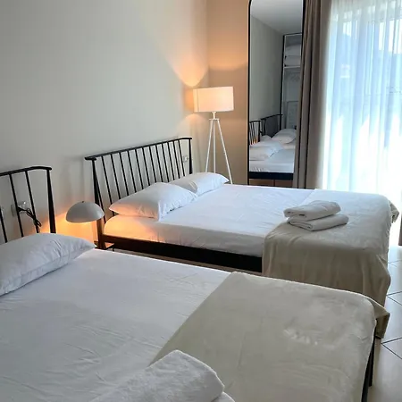 Nordic Sea View Scandi Apartment *