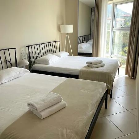 Nordic Sea View Scandi Apartment *